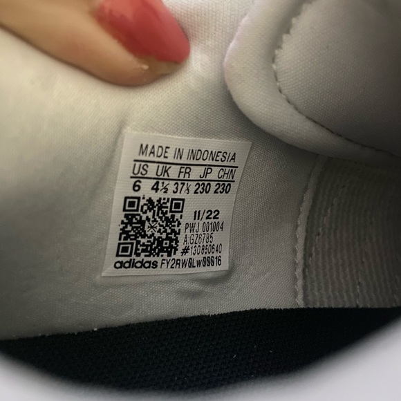 👟 NIP WOMENS ADIDAS SIZE 6 - Picture 8 of 10